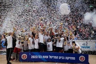 הפועל ירושלים מניפה את גביע המדינה בשנה שעברה, ישתלב עם הליגה?