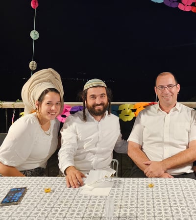 בגלל כיסוי ראש: התגובות הקשות נגד אשת הח"כ