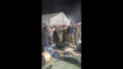 צפו: לוחמים בשטחי כינוס שרים "זכרני נא"