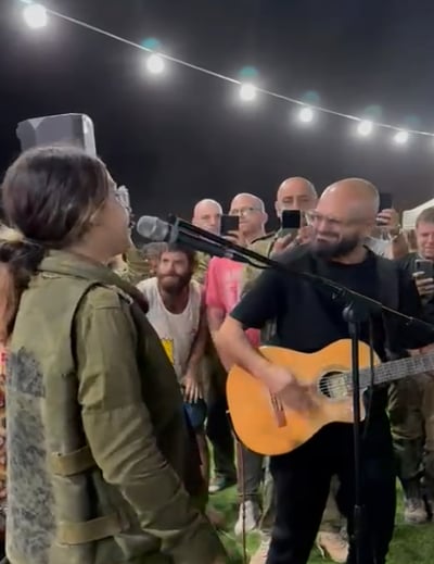 אברהם טל הגיע לשטחי כינוס; ושימח את החיילים