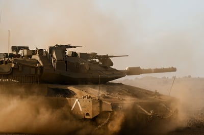 צפו: צה"ל תקף מחבלי חיזבאללה לפני שיגור נ"ט