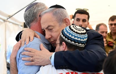 לראשונה בלחימה: נתניהו הגיע לנחם משפחה שכולה