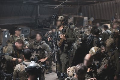 לוחמי שלדג בתדרוך לפני קרב בעזה (דובר צה"ל)