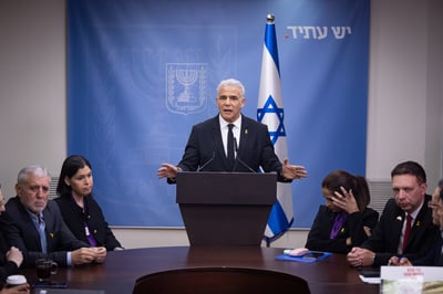יש עתיד תוקפים: "הפקיר את אזרחי ישראל למותם"