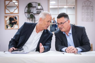 בשתי מילים: התגובה של גנץ להתפצלות של סער