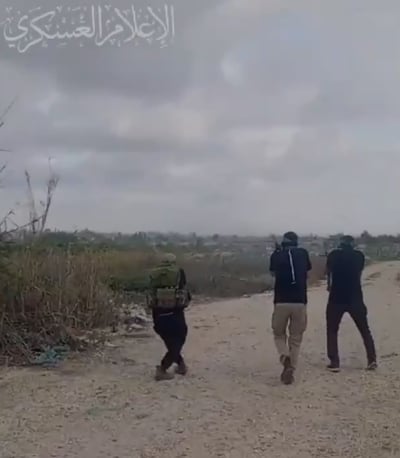 תיעוד מדאיג: מחבלי חמאס פתחו בירי לעבר בת חפר
