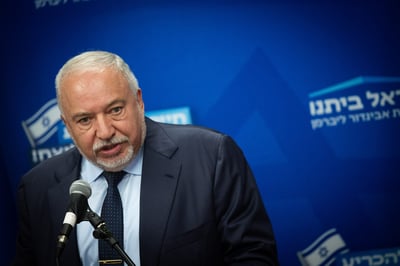 ליברמן תוקף: לכולם ברור למה סער מצטרף לממשלה