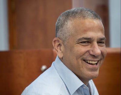 עיתונאי כאן 11 מלגלג: "הקטע שהליצן ינון מגל לא מראה לכם"