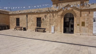 מדהים: זה הסיפור של המבנים השמורים בירושלים • צפו