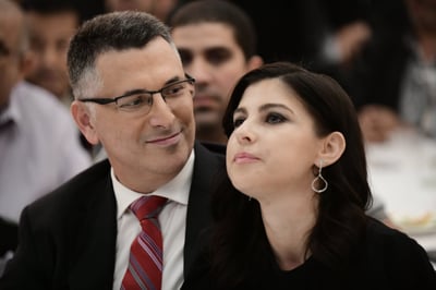 גאולה אבן על מתנגדי נתניהו: "כת פרועה ואלימה"