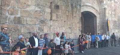 השרשרת האנושית סביב הר הבית: "הניצחון עובר כאן"