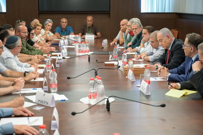 נתניהו הבטיח למשפחות השכולות: "לא נצא בשום מצב מציר פילדלפי"