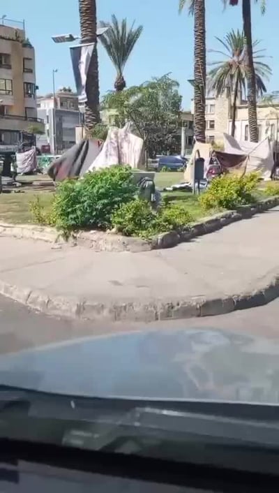 כמו במוואסי של עזה: אוהלי עקורים הוקמו ברחבי לבנון | תיעוד