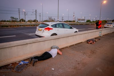 אזעקה בעכו והקריות: 40 רקטות שוגרו מלבנון
