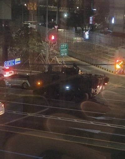 טנקים ברחובות: נשיא דרום קוריאה הכריז על ממשל צבאי