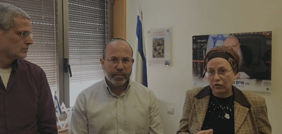 "נתניהו משחרר את החטופים הראשונים בדמם של החטופים השניים"