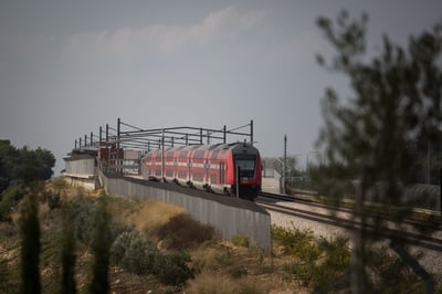 בגלל שריפה: הופסקה תנועת הרכבות מצפון לקריות
