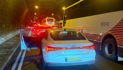 תיעוד דרמטי: פלסטיני שגנב רכב נעצר בתום מרדף | צפו