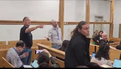 הסב השכול התפרץ לעבר נתניהו: תוריד את סמל החטופים מדש מעילך