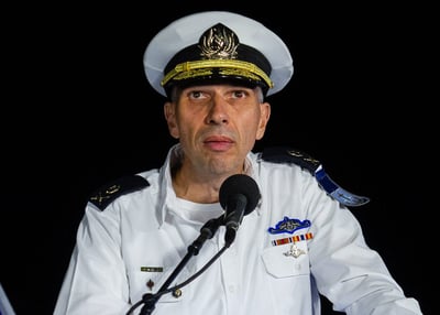 לא התעסק בערבים; הפגין בקפלן. מי אתה אלי שרביט?
