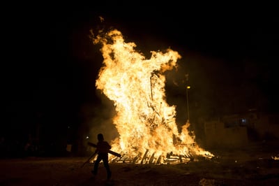 טיסה לחו"ל פוגעת בסביבה יותר ממדורת ל"ג בעומר