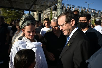 הרצוג באזכרה של קלמנזון: "ספרא וסייפא זו דרך חיים"