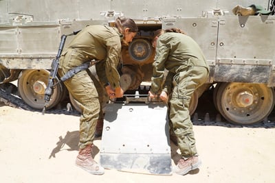 לוחמות. אילוסטרציה