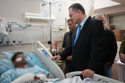 כ"ץ ביקר את הלוחמים הפצועים באירוע ברפיח: "עם ישראל גאה בכם"
