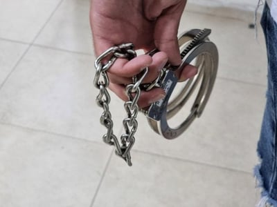 אילוסטרציה, אזיקים