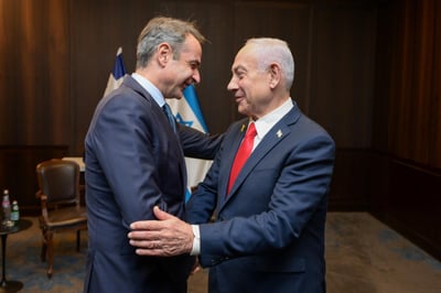 מתאחדים נגד טורקיה: נתניהו נפגש עם ראש ממשלת יוון