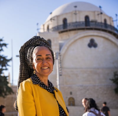 עושים כבוד ומוקירים את נשות הברזל של עם ישראל