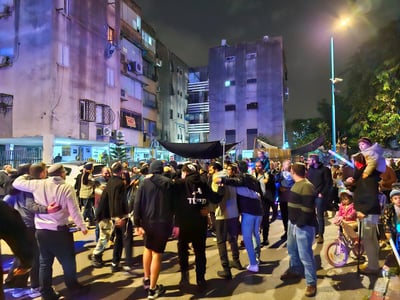 סגירת מעגל: ספר תורה הוכנס לבית הכנסת שהוצת ב"שומר החומות"
