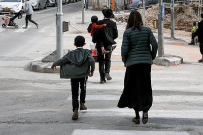 מחקר: לחרדים בפריפריה יש פחות ילדים, יותר רכבים וטלוויזיות