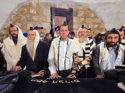 התפילה בקבר יוסף |