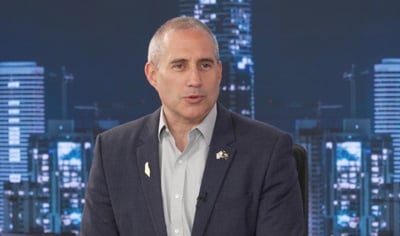חנוך מילביצקי באולפן סרוגיםזז