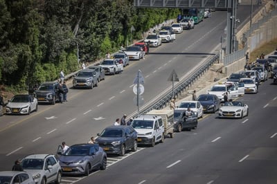 בשידור חי: העיתונאי הישראלי סירב לעמוד בצפירה