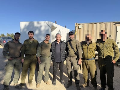 נתניהו בסיור עם לוחמי כיפת ברזל