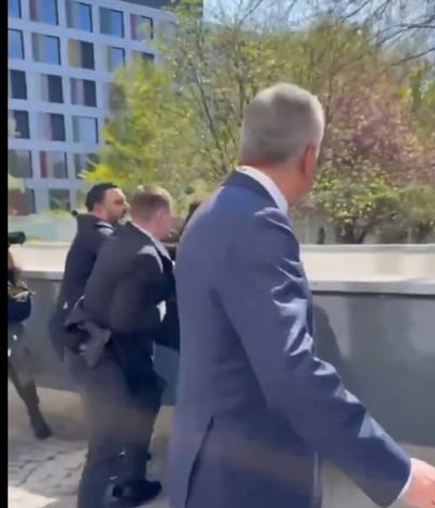 פהלווי מותקף בברלין