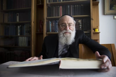 הרב אריה שטרן זצ"ל בביתו