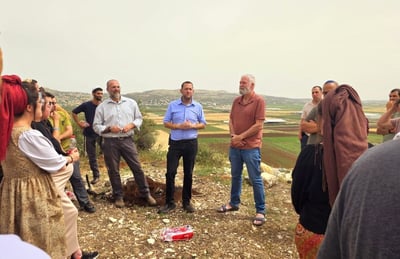 זמביש, יוסי דגן והרב חיים ברוך מקימים את עמק דותן