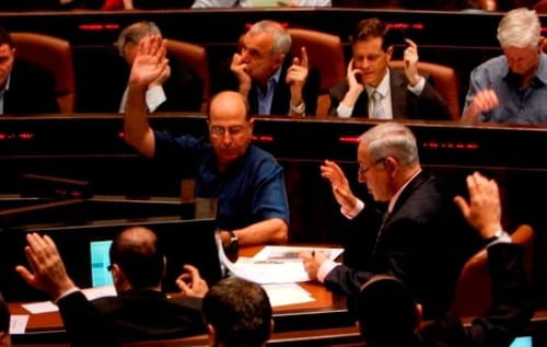 רוב גדול צפוי היום בכנסת לאישור חוק משאל העם