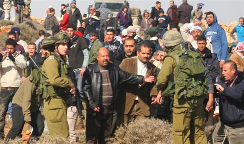 שני פצועים בהתפרעות של ערבים ליד המאחז אש-קודש