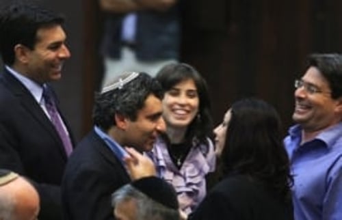סקר "פאנלס" וערוץ הכנסת: רוב הציבור תומך בחוק החרם