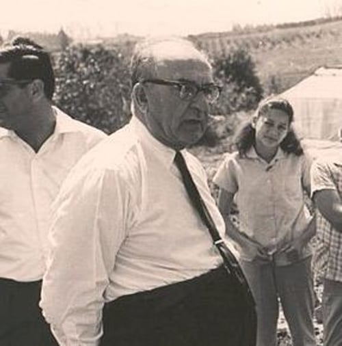 תלמידי הישיבה התיכונית הנציחו בקומיקס את לוי אשכול