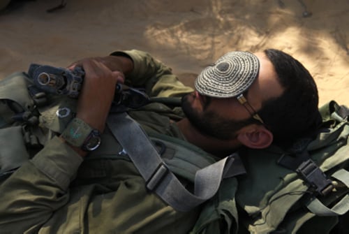 הרבנות הצבאית: לפטור חיילים מטקסים הכוללים שירת נשים