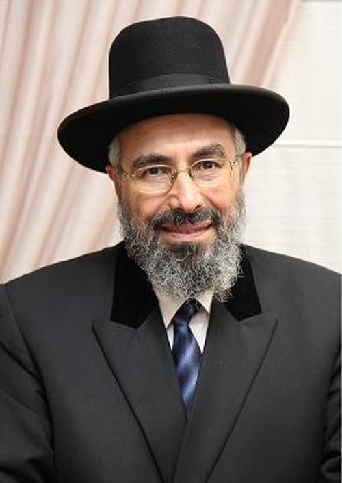 הרב ערוסי: אפעל נגד הדרת נשים במגזר החרדי