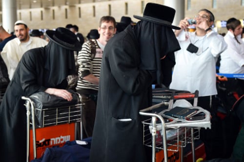 אופנה בקרב היוצאים לאומן: ברדס צניעות