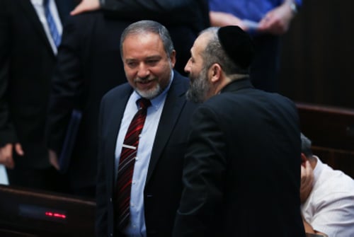 דרעי: החרדים תומכים במשה ליאון כדי שליברמן יעזור לנו לפרק את הממשלה