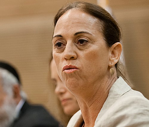 קלדרון לתלמידי ישיבות: אתם בושה לתורה