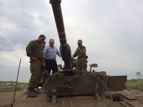 בנט במצפה קונטרה: "אבו מאזן הוא גירסה קיצונית יותר של אסד של 99'"